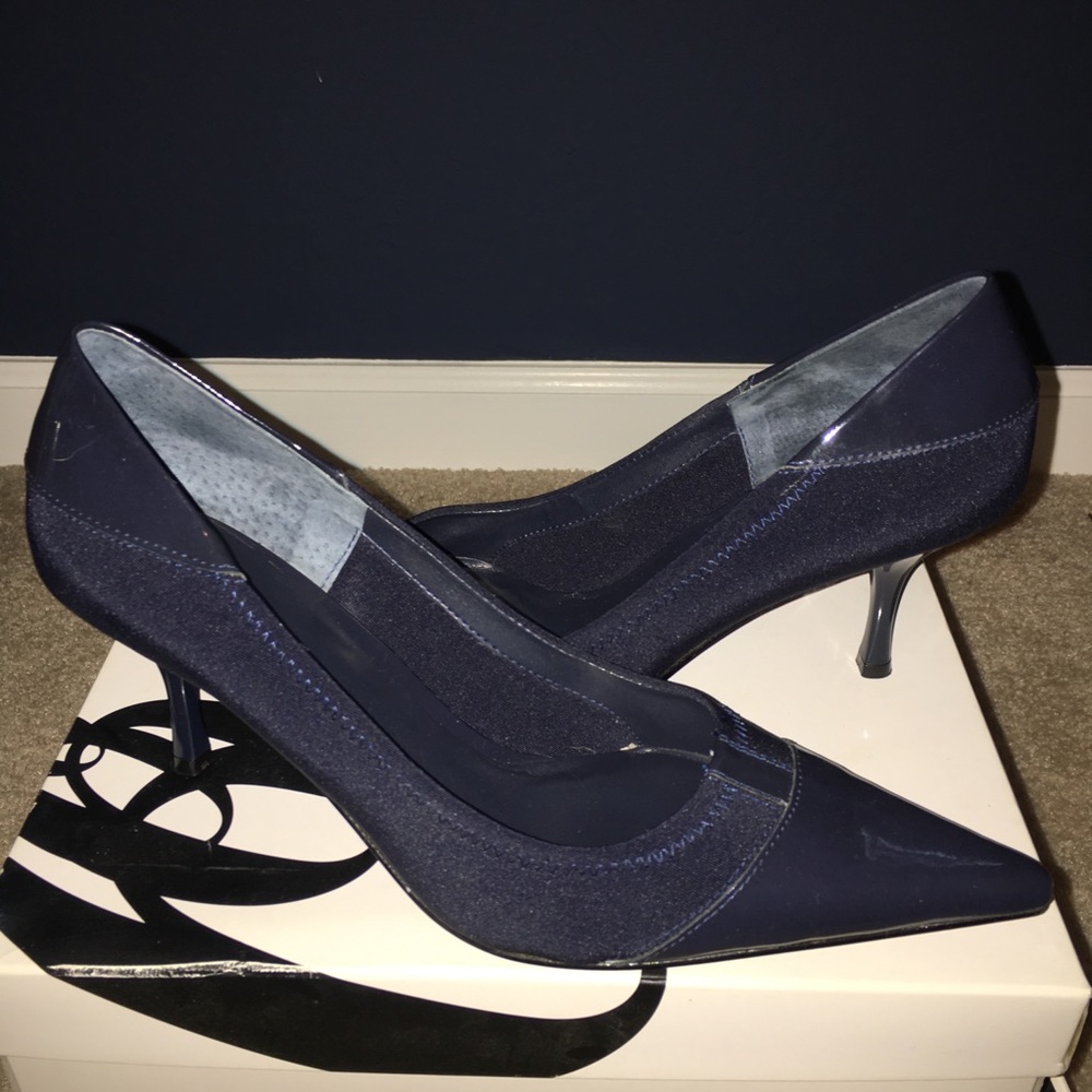 Nine West Novello Navy Pump